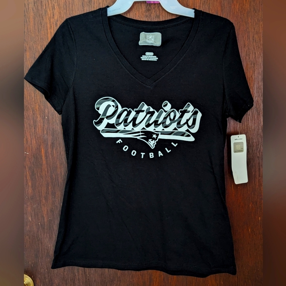 🚨SOLD🚨NFL Women's Patriots Shirt NWT